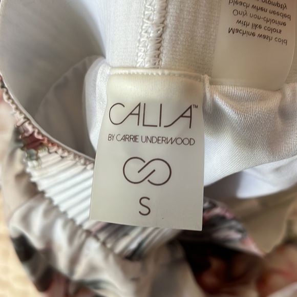 Calia Shorts by Carrie Underwood - Picture 3 of 3